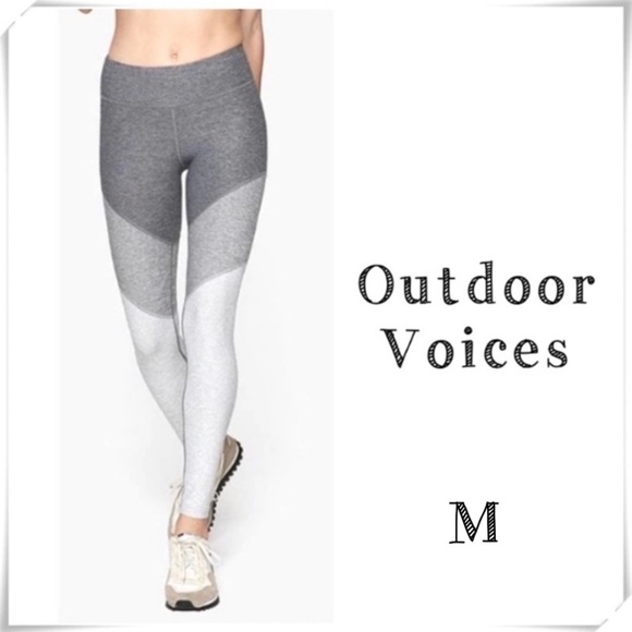 Outdoor Voices 3/4 Tri-tone Color Leggings in White with Gray - Picture 1 of 8